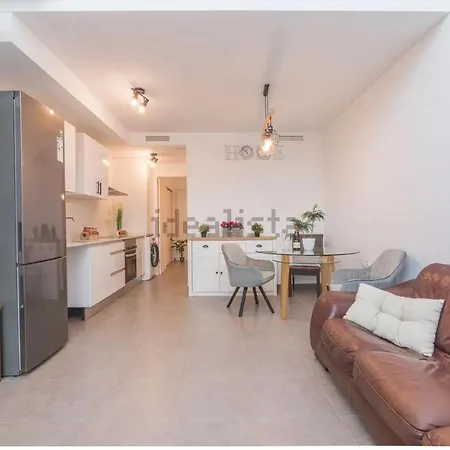 Holiday home прекрасный таунхаус в элитном пригороде алакант, ареналис дель соль *